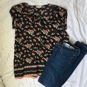 ‼️SOLD‼️ Floral Blouse